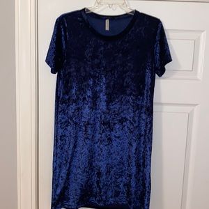 Acting Pro size Medium dress